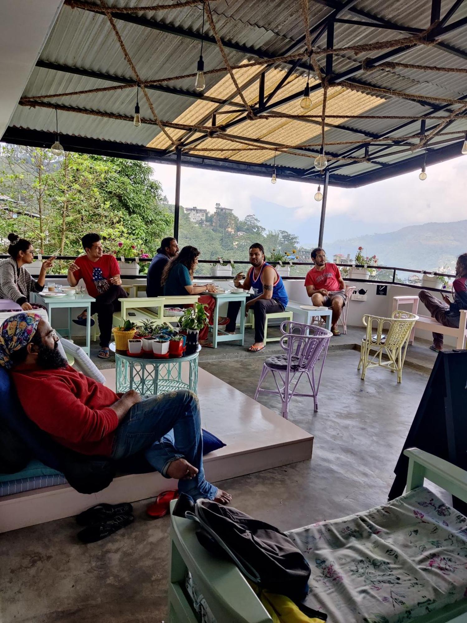 Tag Along 2 0 Hostel Gangtok Esterno foto